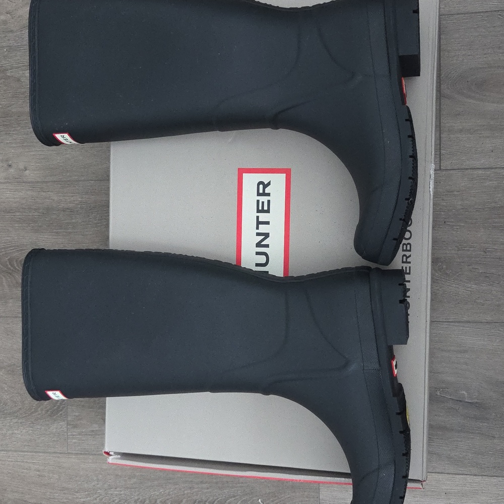 Hunter Black Tall Waterproof Rain Boots - Picture 2 of 4